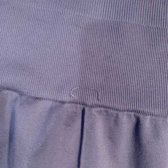 Grey Fabletics leggings - Picture 3 of 3